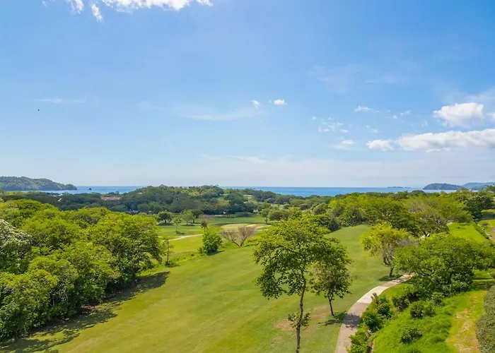 Family Friendly Reserva Conchal Retreat *